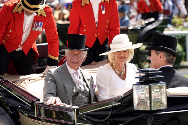 Royal Ascot 2025: Dress Like Royalty in a Bespoke Morning Suit from Lapels