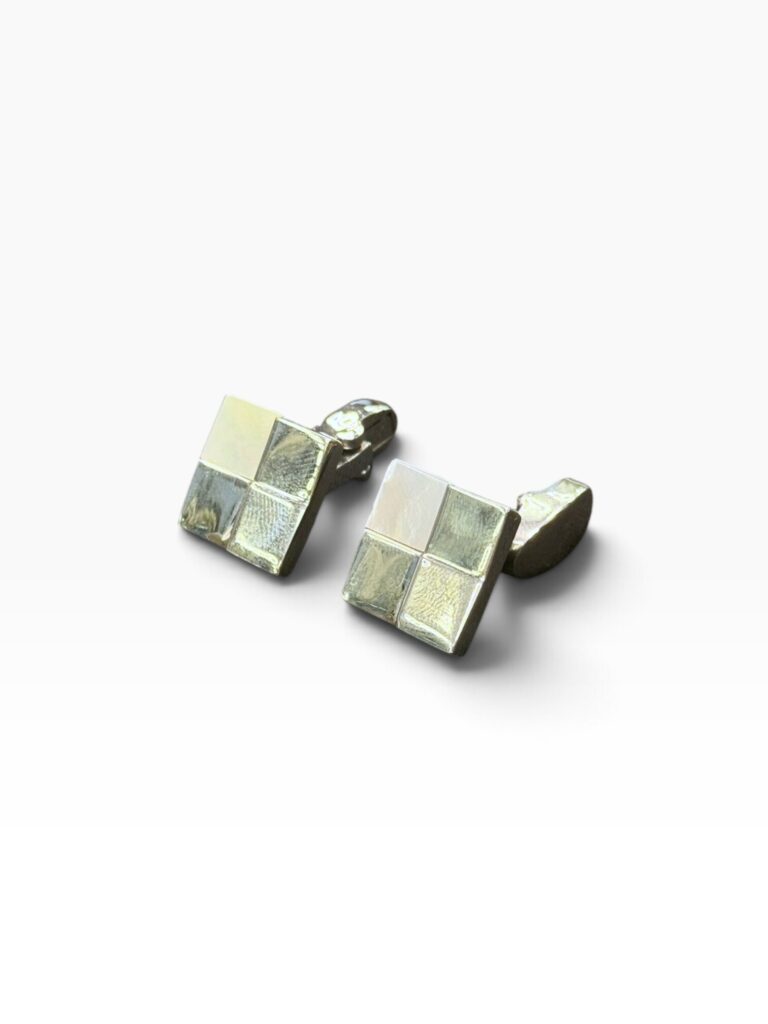 Mother-of-Pearl Four-Quadrant Cufflinks
